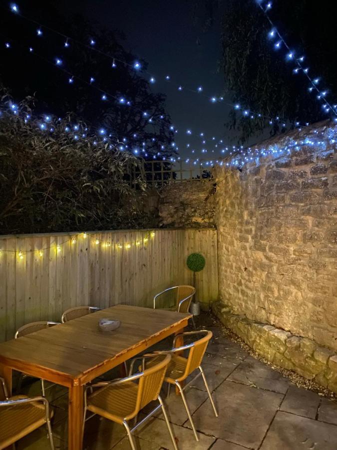 Burgess Yard 2-Bedroom Cottage, Bath Exterior foto